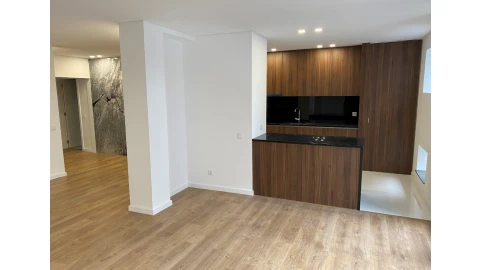 Apartamento T4 para Venda em Cedofeita, Santo Ildefonso, Sé, Miragaia, São Nicolau e Vitória