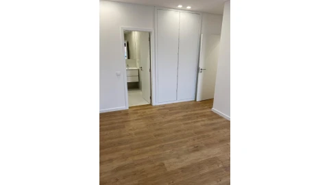 Apartamento T4 para Venda em Cedofeita, Santo Ildefonso, Sé, Miragaia, São Nicolau e Vitória