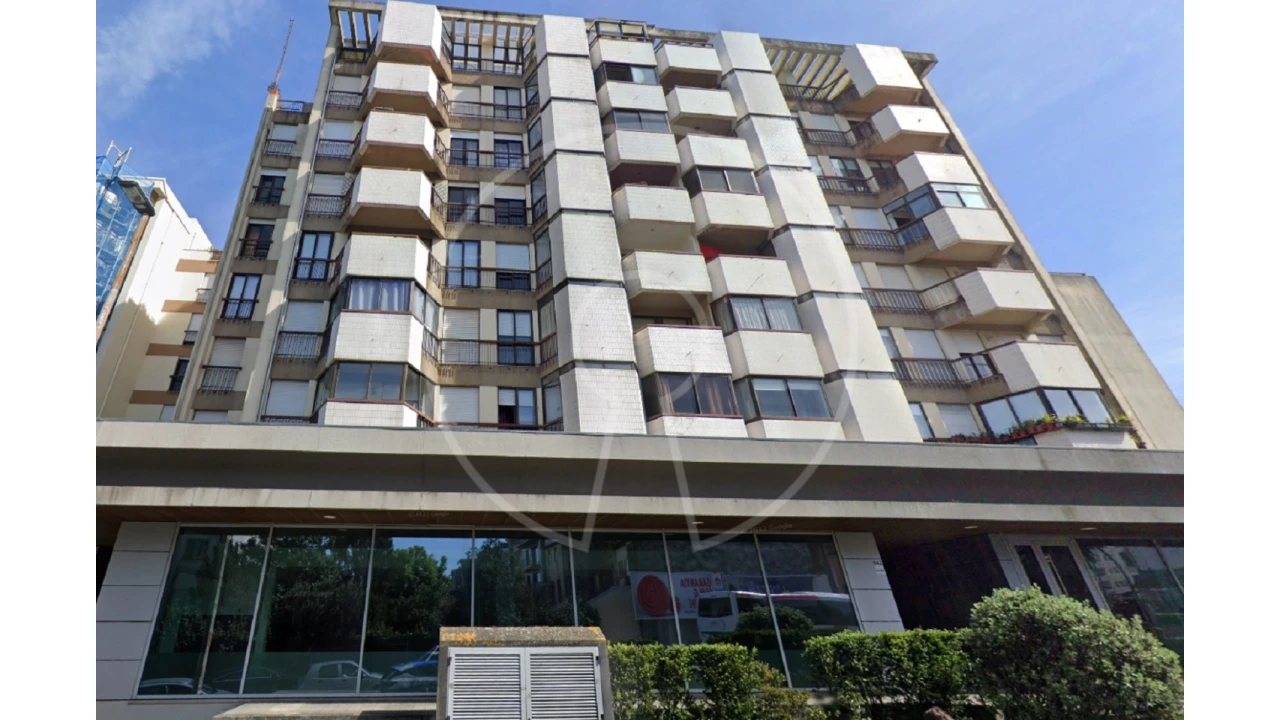 Loja para Arrendamento em Paranhos Foto 2