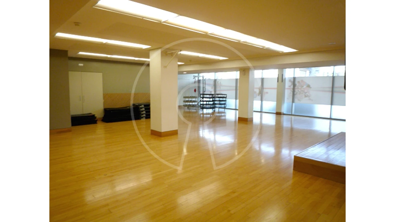 Loja para Arrendamento em Paranhos Foto 4