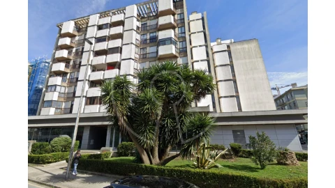 Loja para Arrendamento em Paranhos