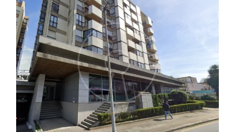 Loja para Arrendamento em Paranhos