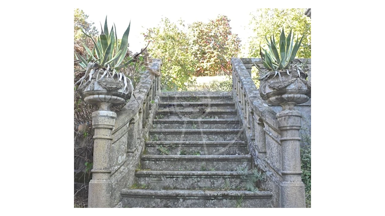 Moradia T12 para Venda em Tortosendo Foto 2