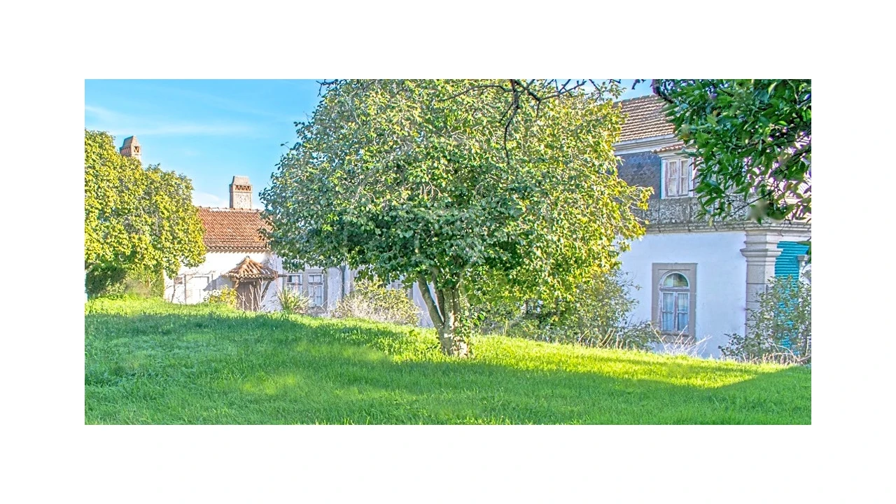 Moradia T12 para Venda em Tortosendo Foto 18