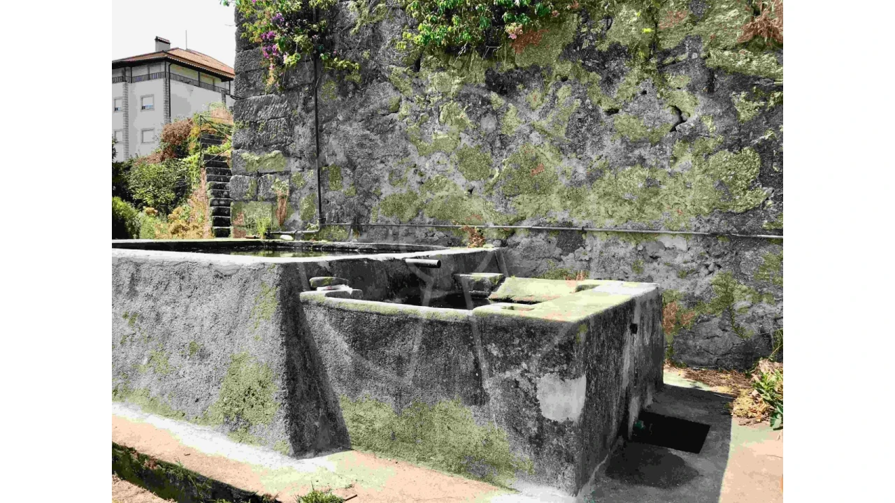 Moradia T12 para Venda em Tortosendo Foto 26