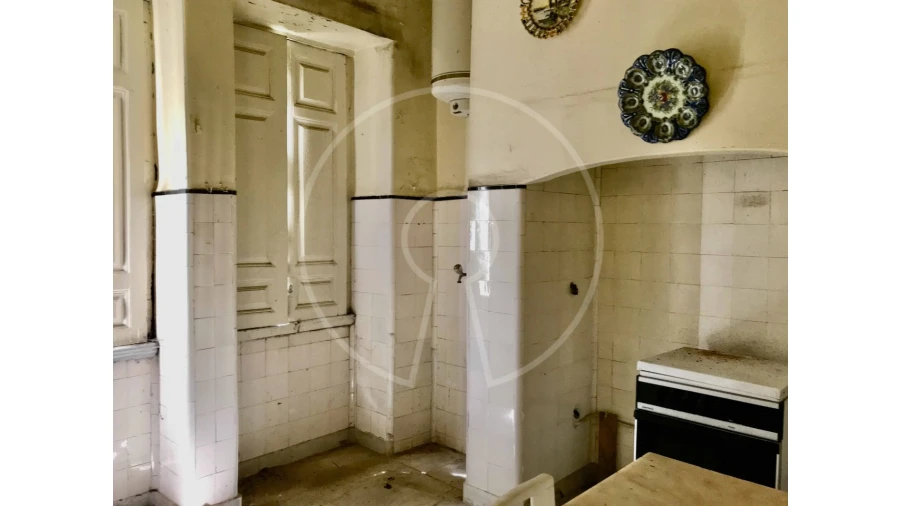 Moradia T12 para Venda em Tortosendo Foto 25