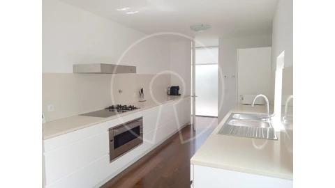 Moradia T4 para Venda em Vau