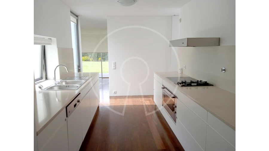 Moradia T4 para Venda em Vau Foto 16