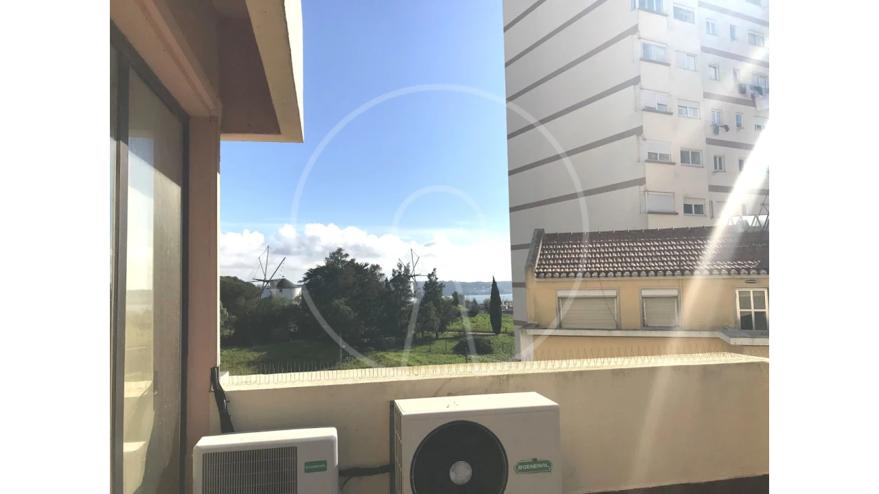 Escritório para Arrendamento em Ajuda Foto 4