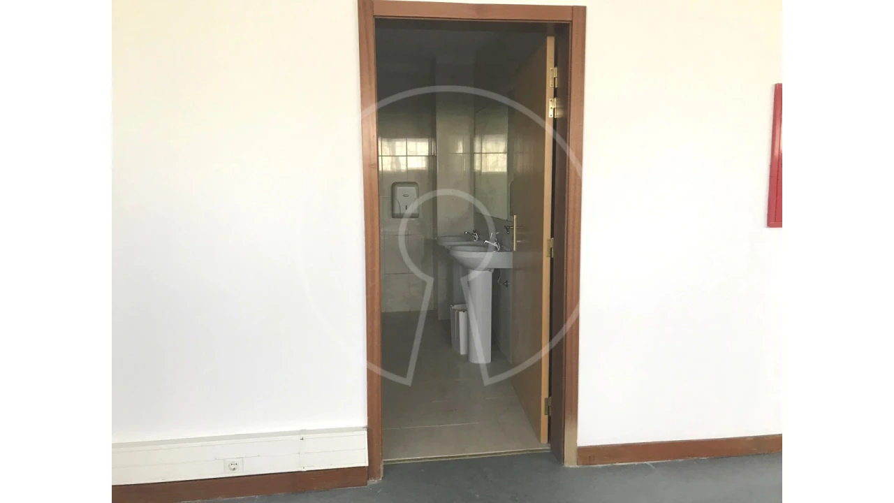 Escritório para Arrendamento em Ajuda Foto 28