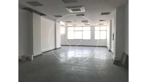 Escritório para Arrendamento em Ajuda