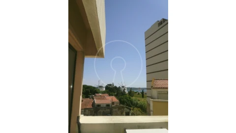 Escritório para Arrendamento em Ajuda