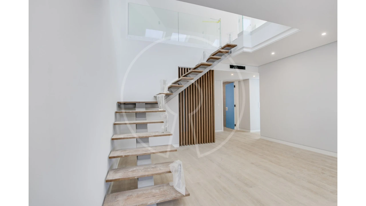 Apartamento T3 para Venda em Carcavelos e Parede Foto 18