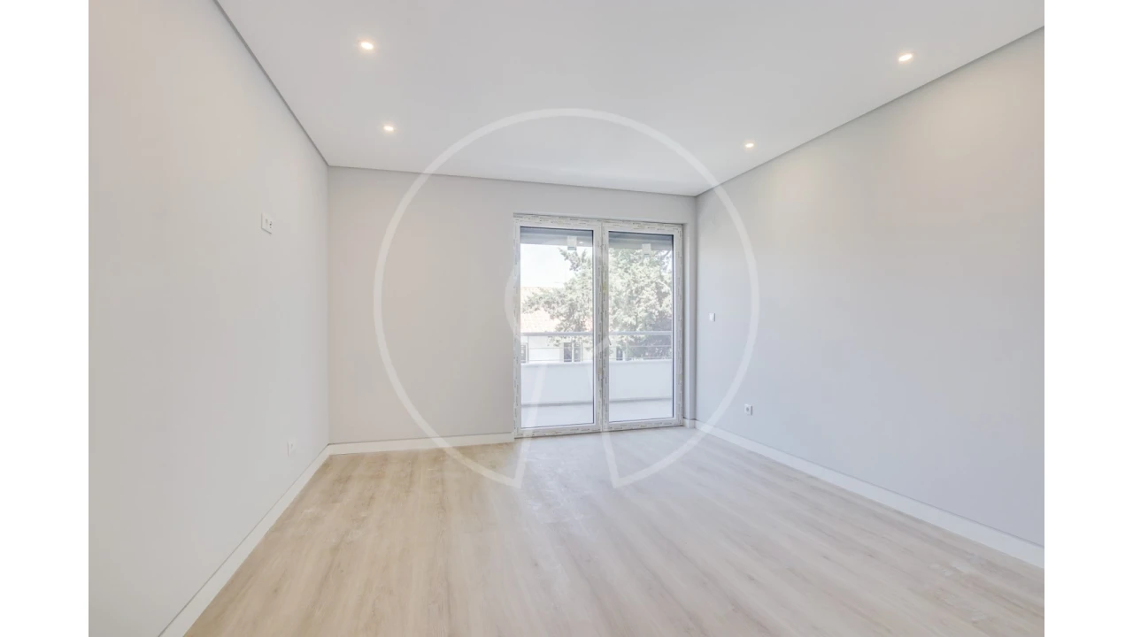 Apartamento T3 para Venda em Carcavelos e Parede Foto 8