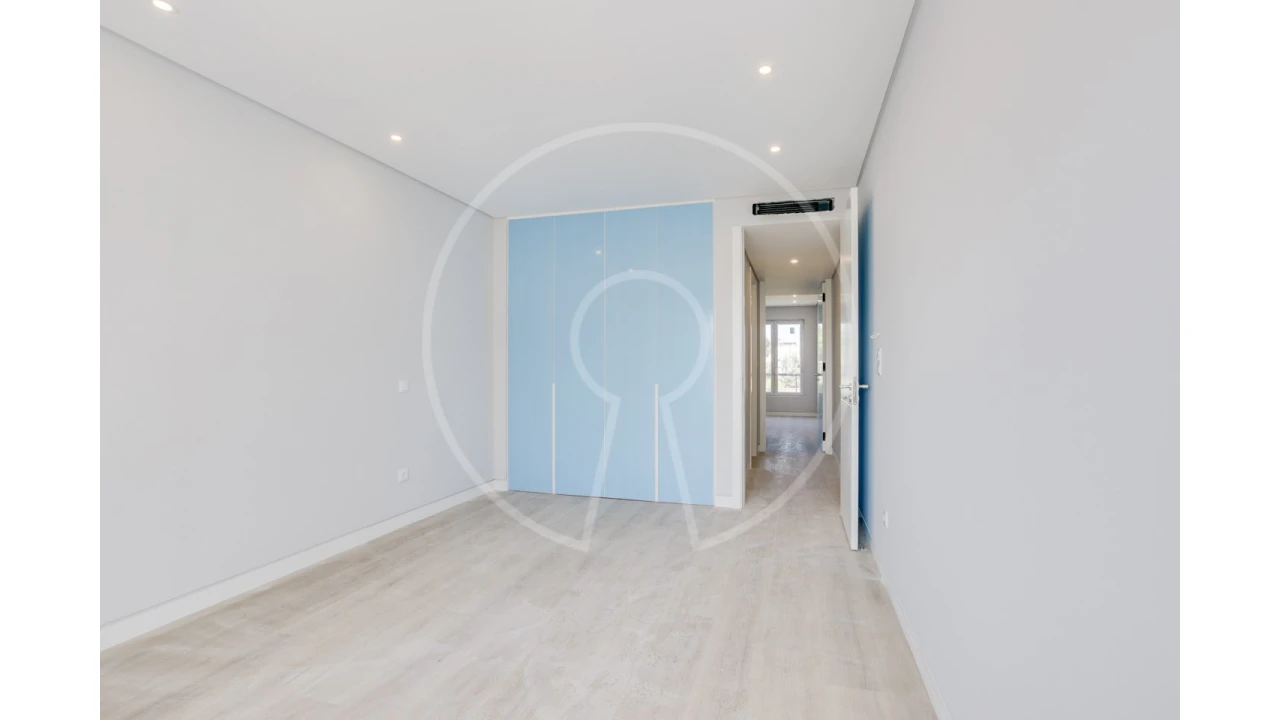 Apartamento T3 para Venda em Carcavelos e Parede Foto 17