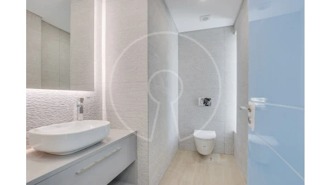 Apartamento T3 para Venda em Carcavelos e Parede