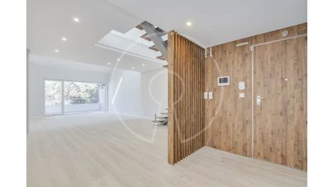 Apartamento T3 para Venda em Carcavelos e Parede