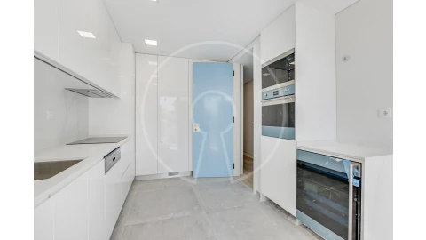 Apartamento T3 para Venda em Carcavelos e Parede