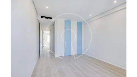Apartamento T3 para Venda em Carcavelos e Parede