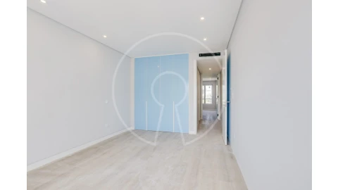 Apartamento T3 para Venda em Carcavelos e Parede
