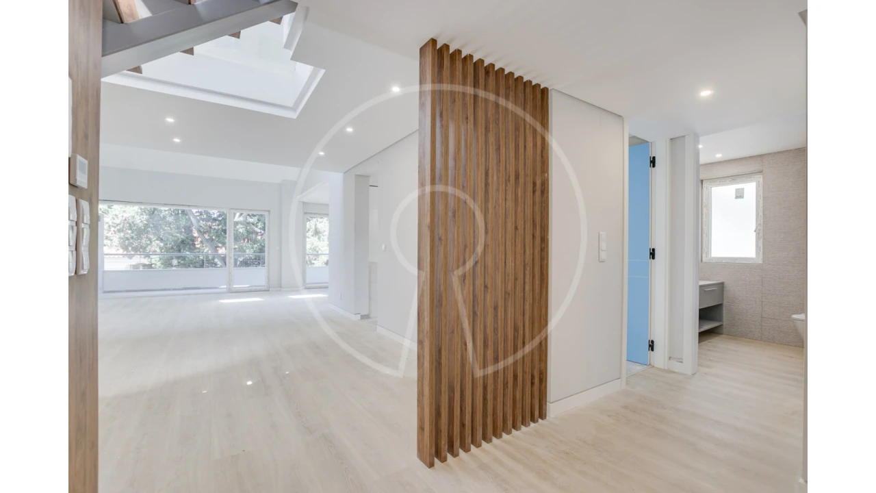 Apartamento T3 para Venda em Carcavelos e Parede Foto 9