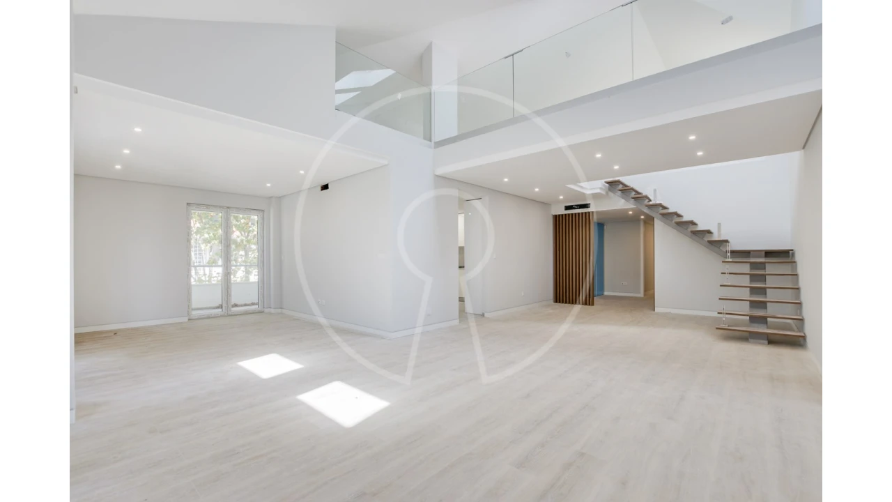 Apartamento T3 para Venda em Carcavelos e Parede Foto 2