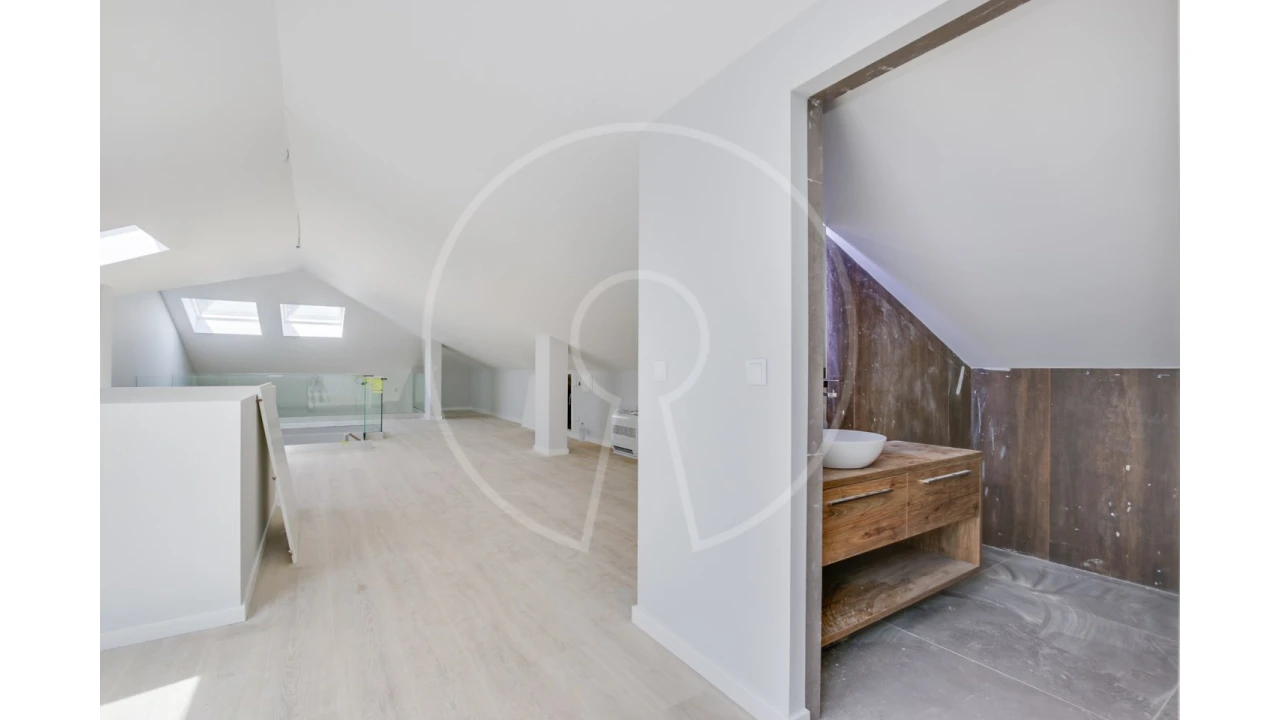 Apartamento T3 para Venda em Carcavelos e Parede Foto 14