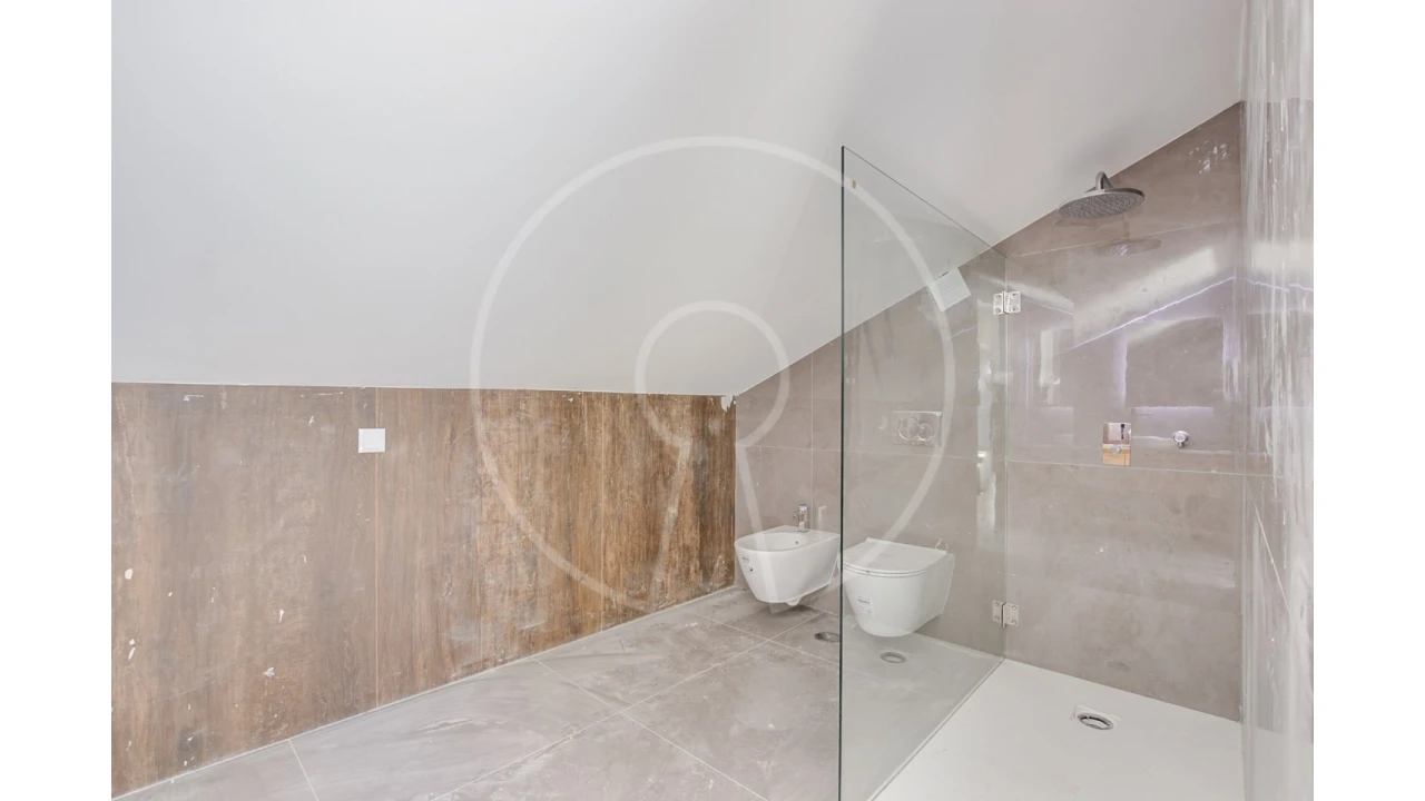 Apartamento T3 para Venda em Carcavelos e Parede Foto 16