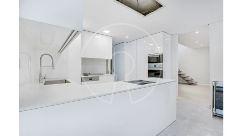 Apartamento T3 para Venda em Carcavelos e Parede