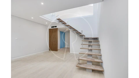 Apartamento T3 para Venda em Carcavelos e Parede