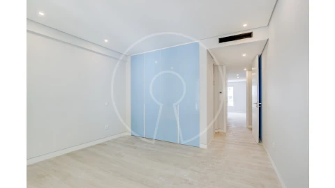 Apartamento T3 para Venda em Carcavelos e Parede