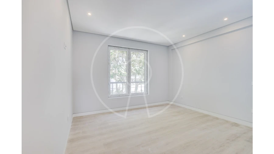 Apartamento T3 para Venda em Carcavelos e Parede Foto 25