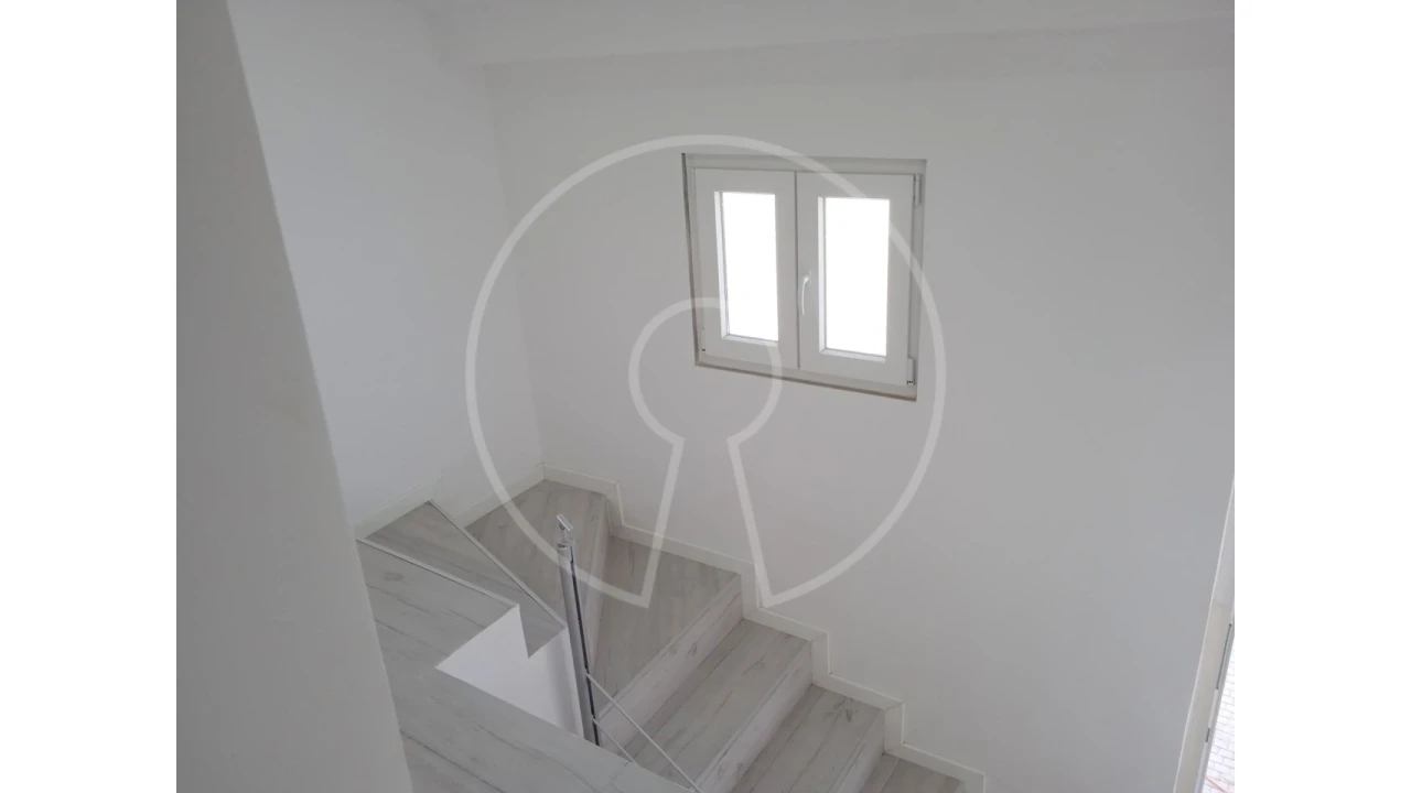 Moradia T9 para Venda em Ajuda Foto 16