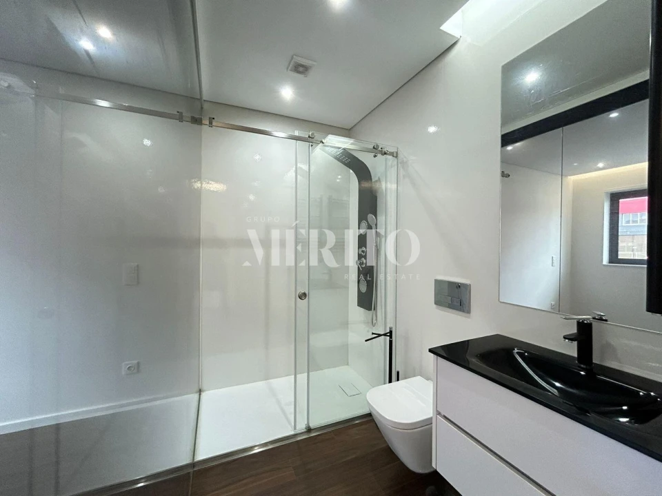 Apartamento T3 para Venda em Ramalde Foto 8