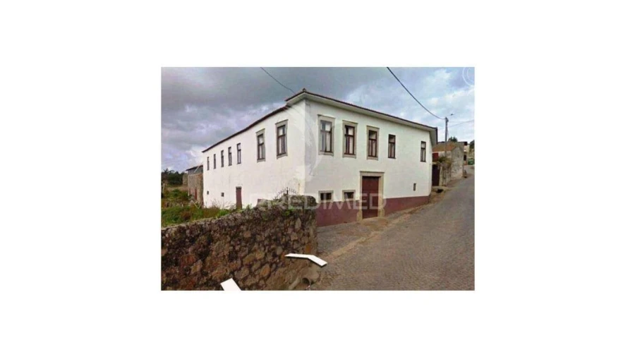 Moradia T6 para Venda em Guilhabreu