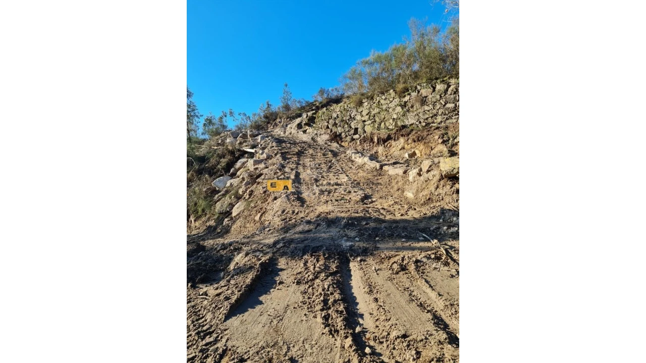 Quinta T2 para Venda em Rio de Moinhos Foto 26