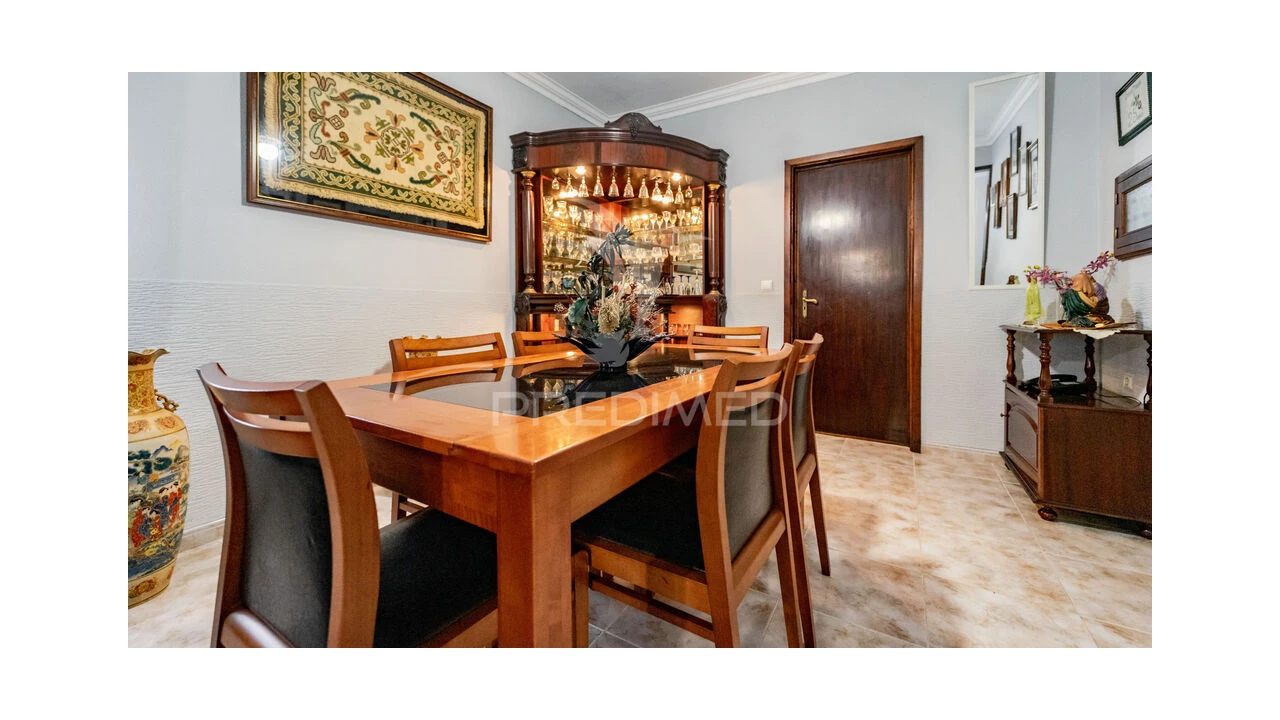 Moradia T4 para Venda em Angra (São Pedro) Foto 10