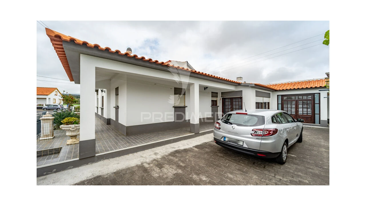 Moradia T4 para Venda em Angra (São Pedro) Foto 19