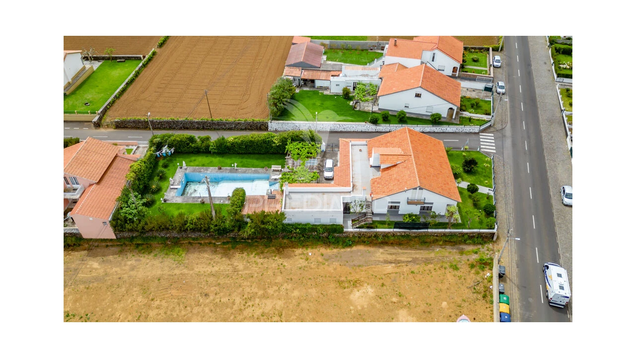 Moradia T4 para Venda em Angra (São Pedro) Foto 2