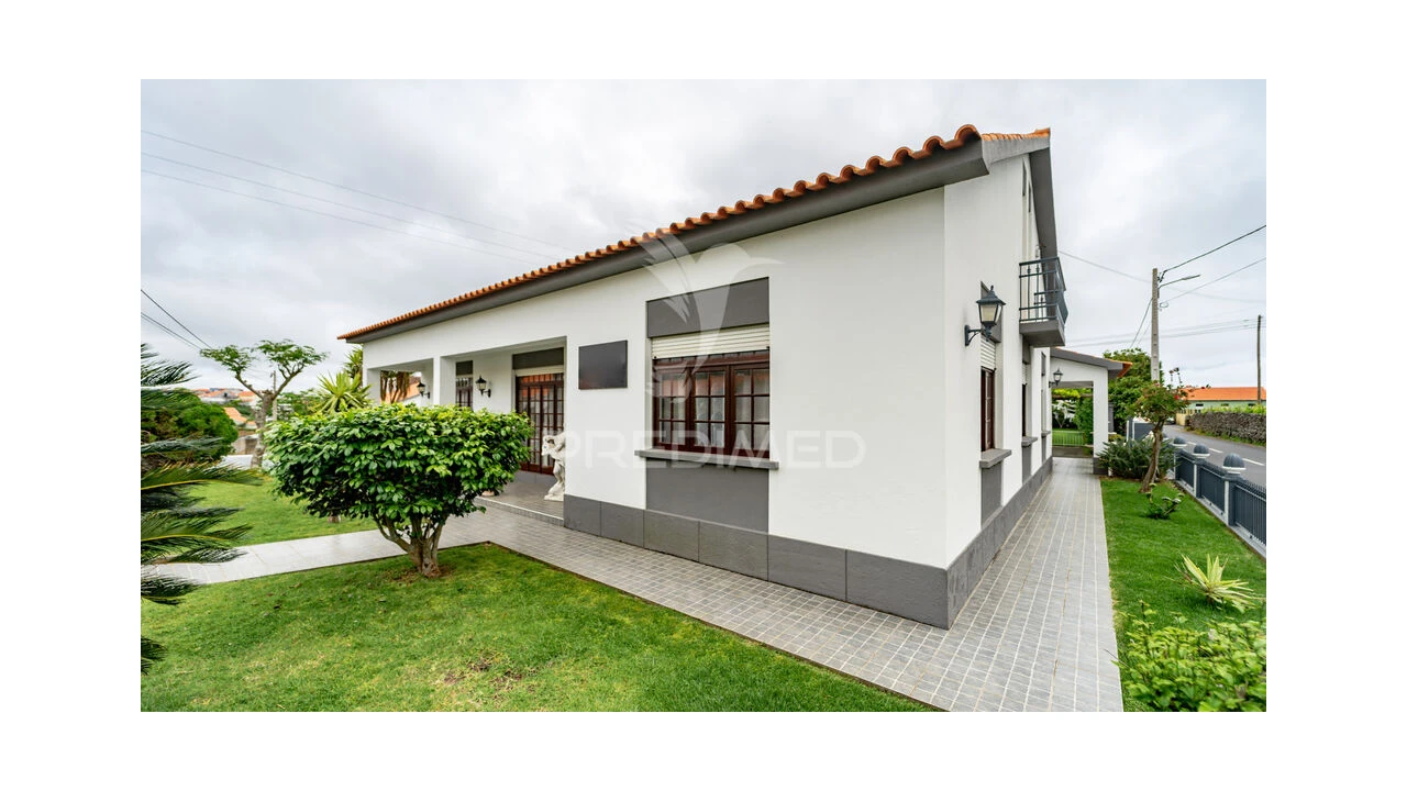 Moradia T4 para Venda em Angra (São Pedro) Foto 9