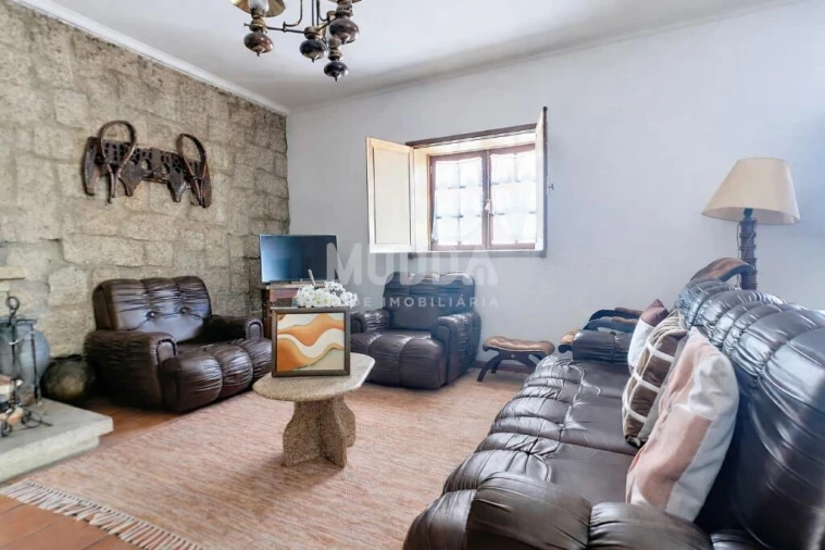 Moradia T3 para Venda em Santo Estêvão Foto 1