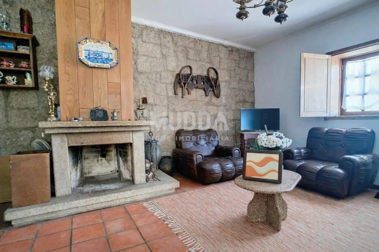 Moradia T3 para Venda em Santo Estêvão Foto 2