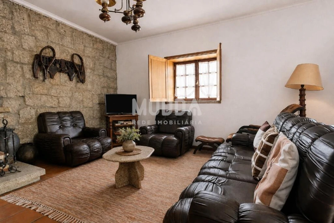 Moradia T3 para Venda em Santo Estêvão Foto 2