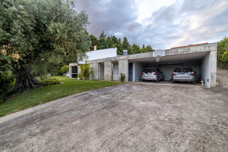 Moradia T5 para Venda em Moçarria Foto 69