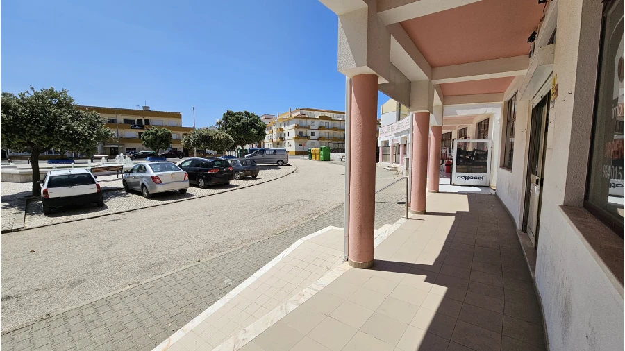 Loja para Arrendamento em Atouguia da Baleia Foto 4