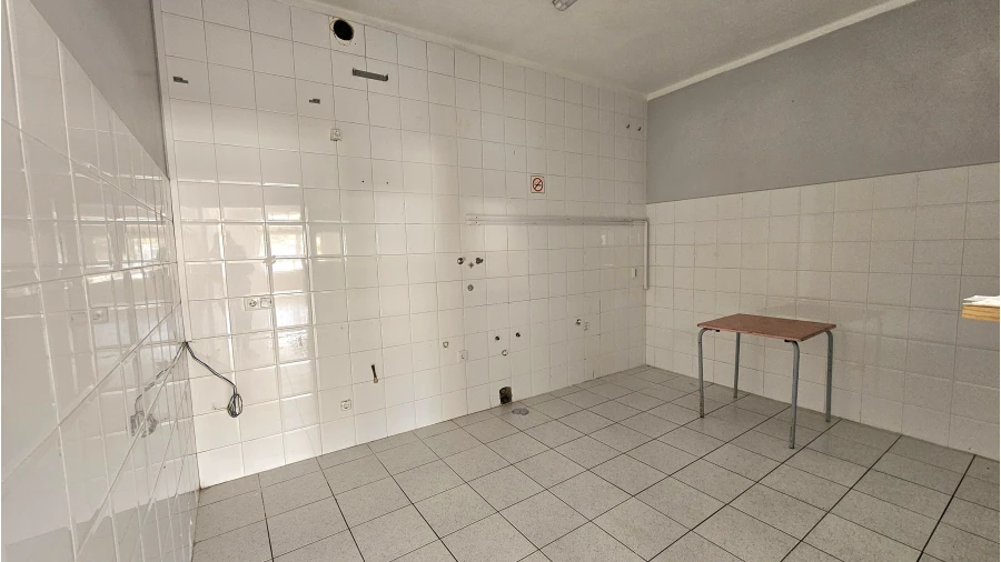 Loja para Arrendamento em Atouguia da Baleia Foto 11