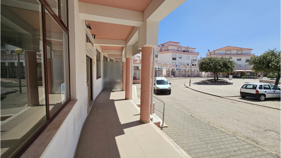 Loja para Arrendamento em Atouguia da Baleia Foto 5