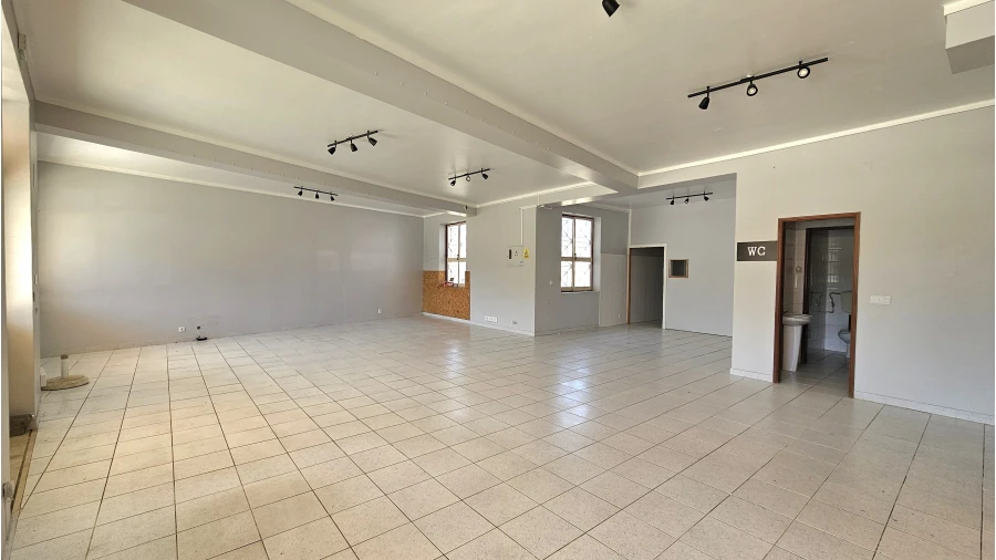 Loja para Arrendamento em Atouguia da Baleia Foto 9