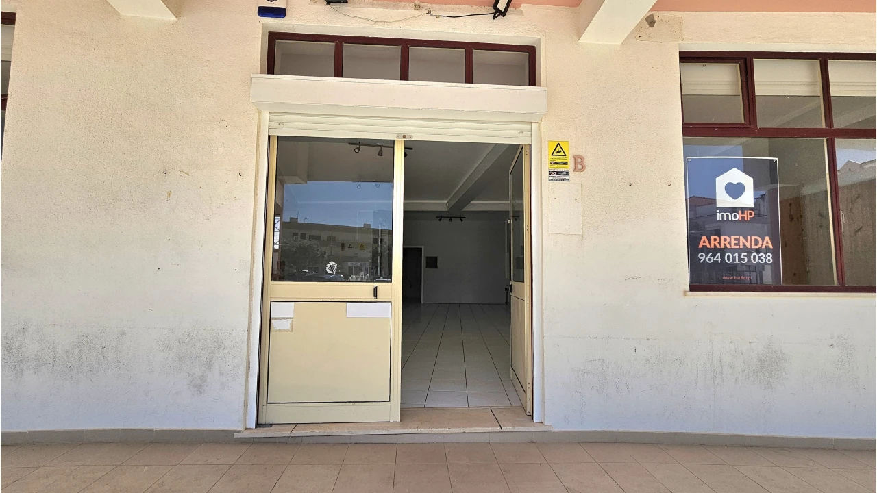 Loja para Arrendamento em Atouguia da Baleia Foto 7
