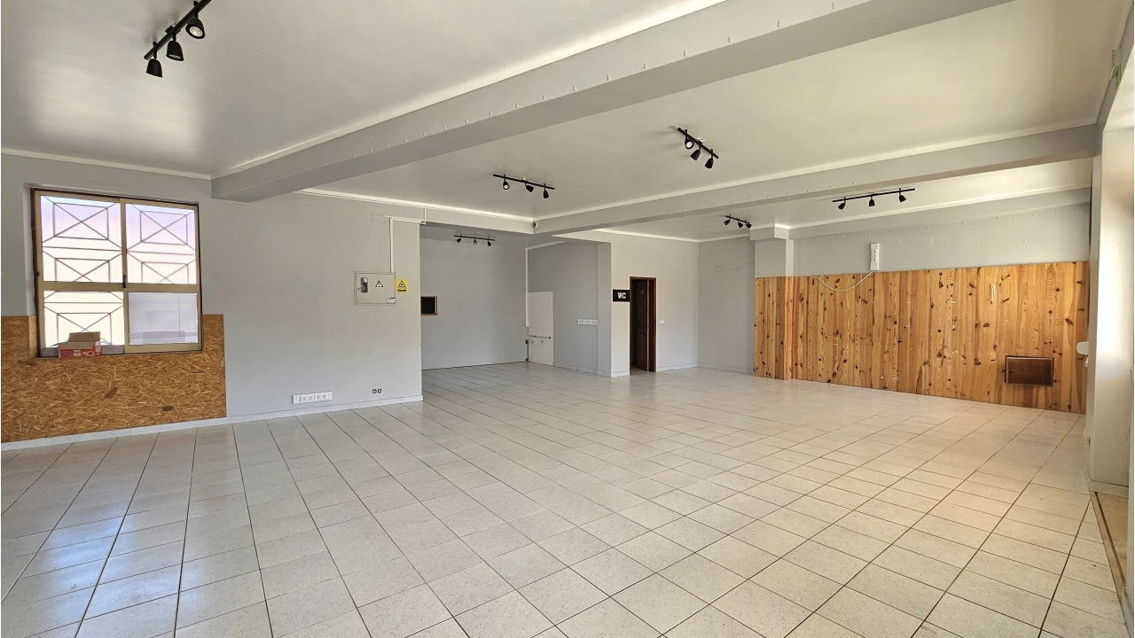 Loja para Arrendamento em Atouguia da Baleia Foto 10